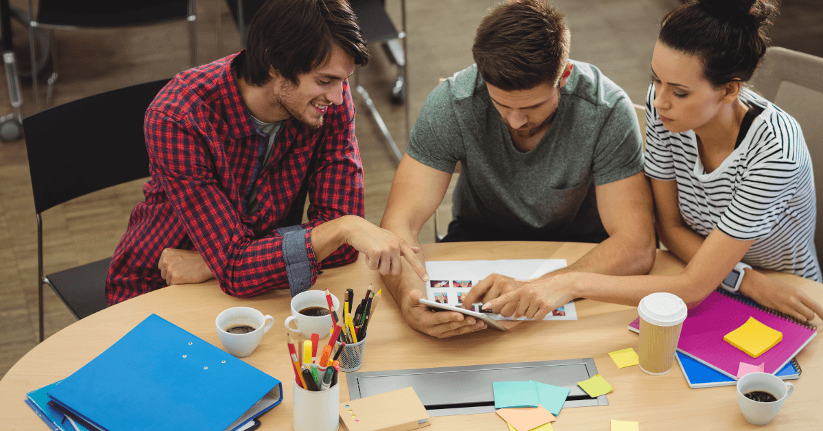 What Tools Help You Create Eye-Catching Social Media Graphics